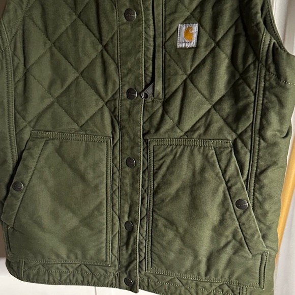 Carhartt women’s  Olive Quilted Vest - Picture 3 of 12